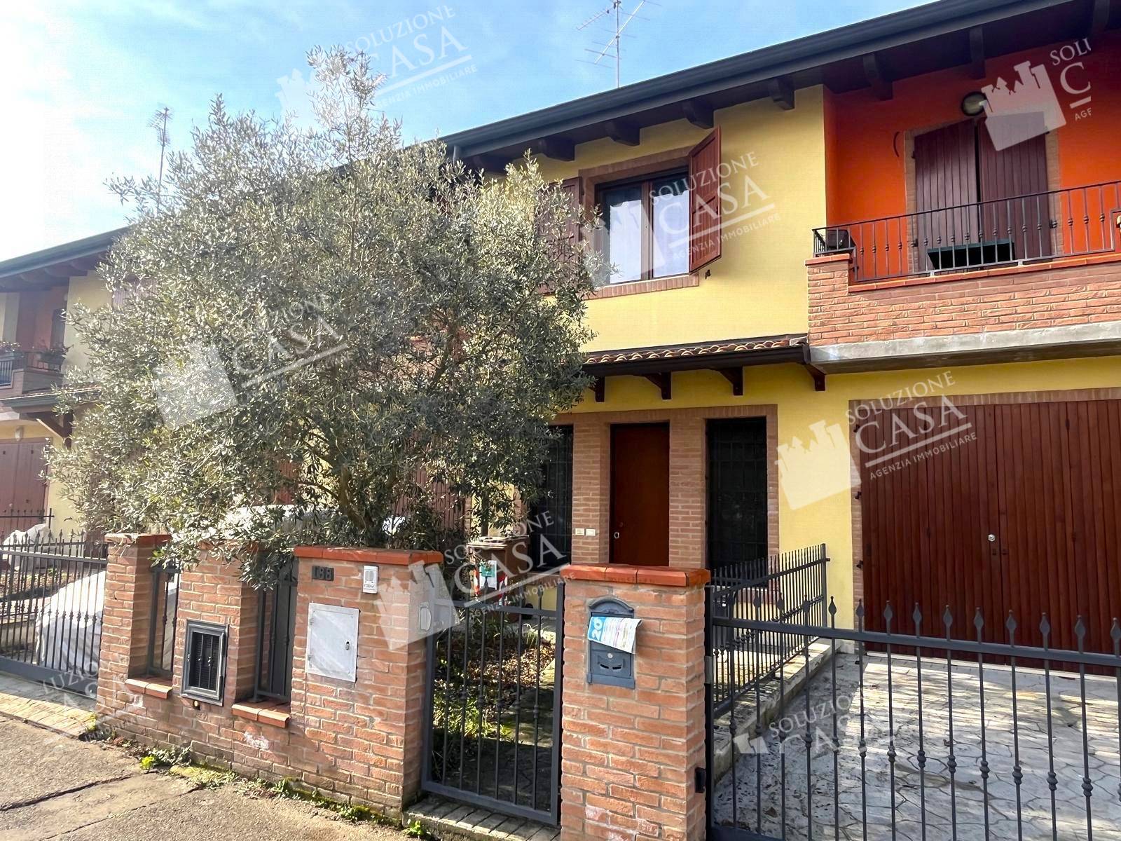 VILLA A SCHIERA in vendita a Crevalcore