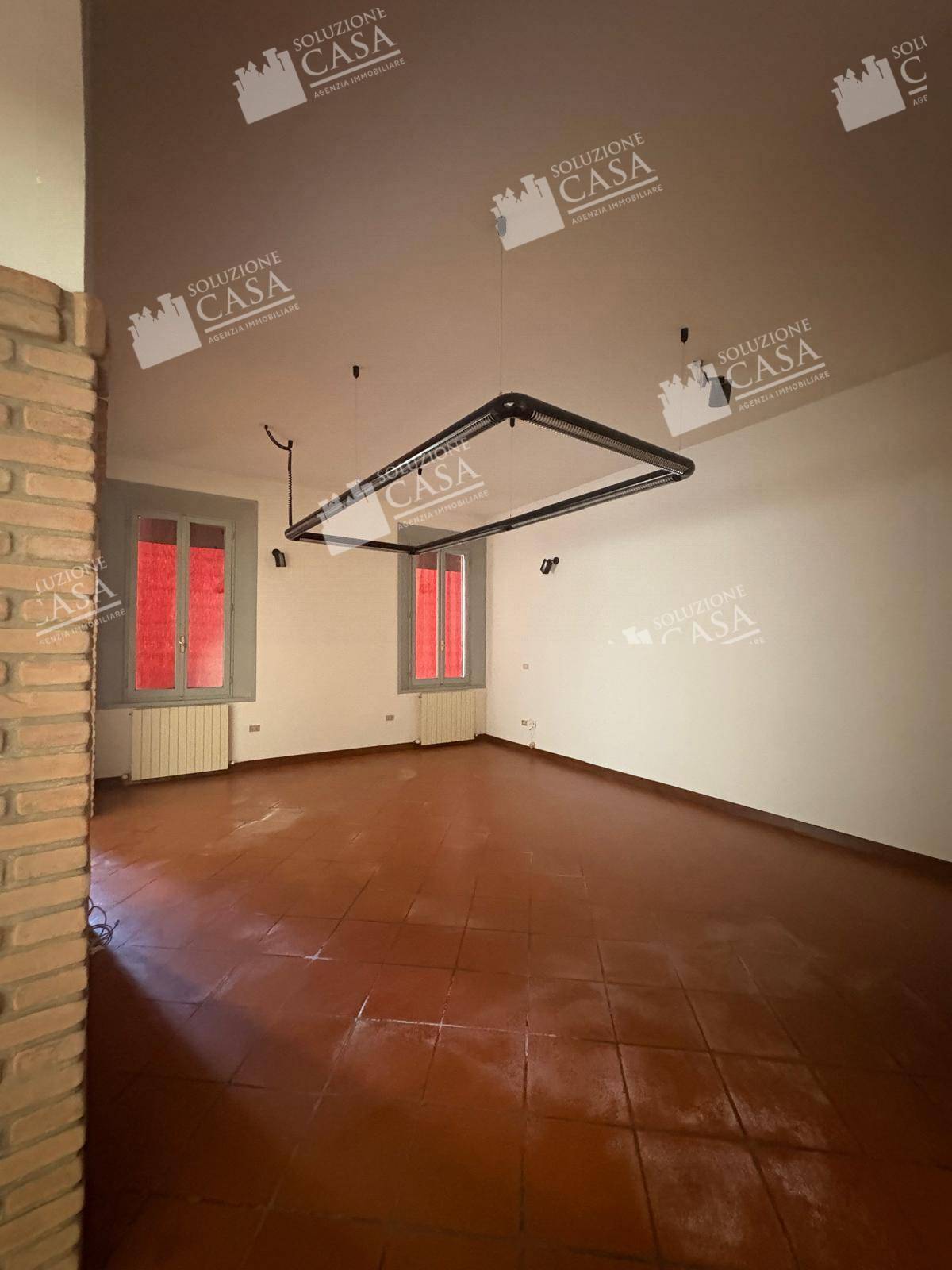 Ufficio in affitto a Cento