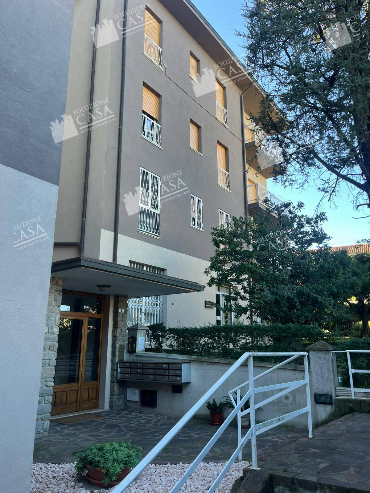 TRILOCALE in vendita a Terre del Reno, S. Agostino