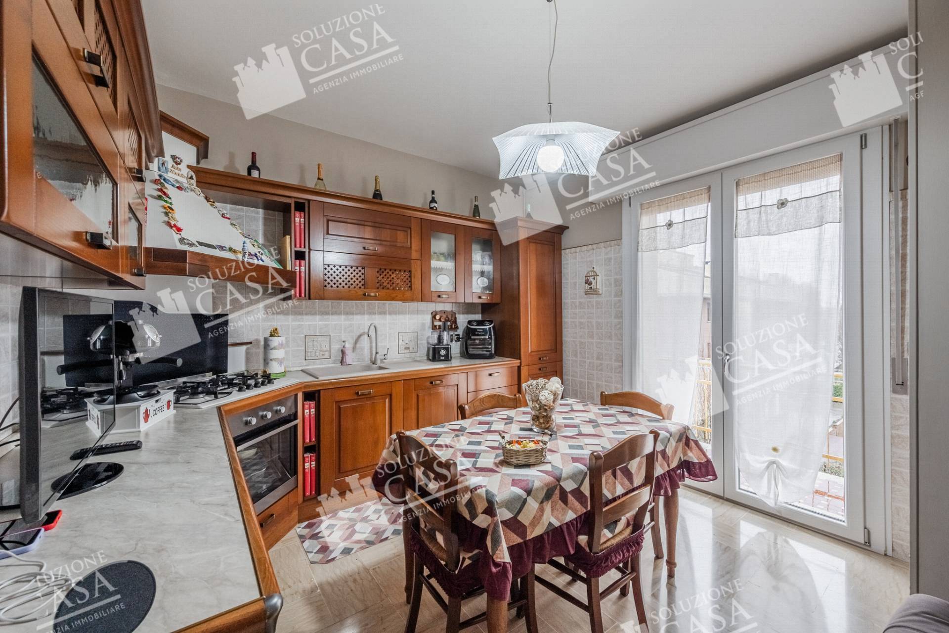 QUADRILOCALE in vendita a Cento