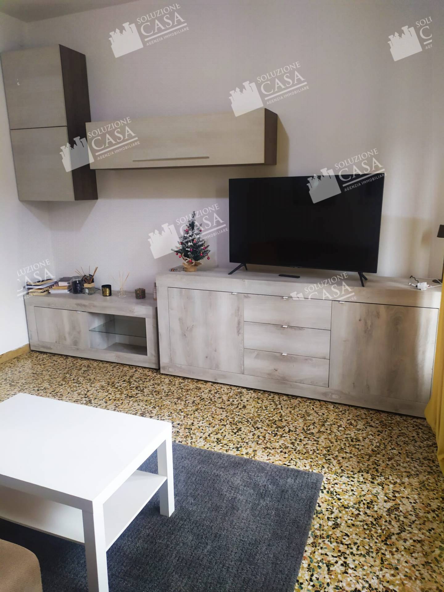 QUADRILOCALE in affitto a Cento