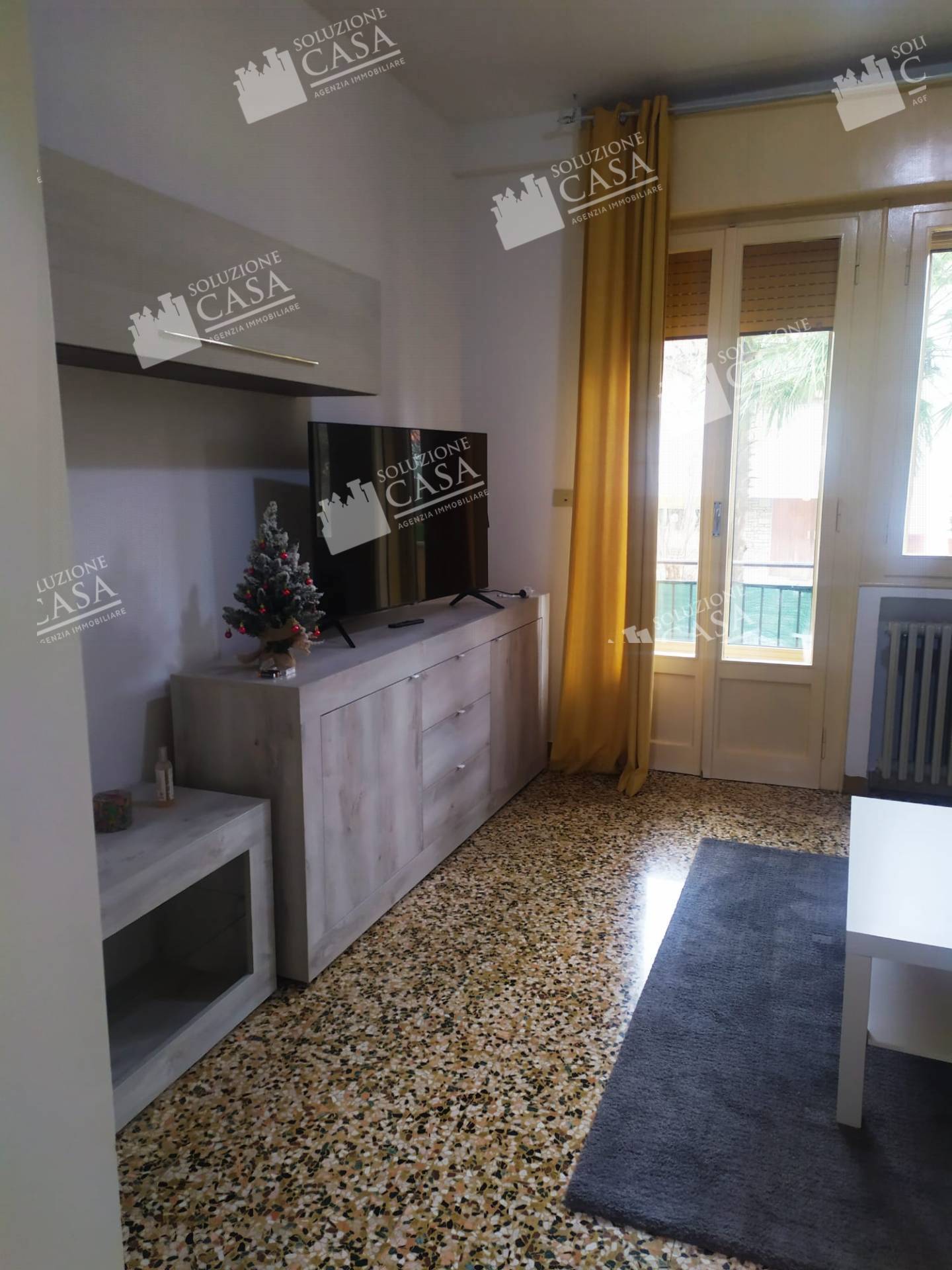 QUADRILOCALE in affitto a Cento