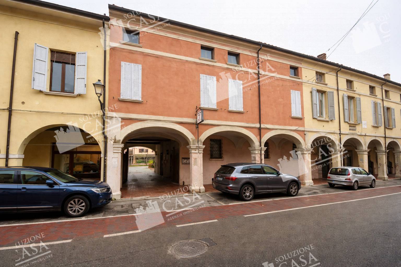 Locale commerciale in vendita a Pieve di Cento