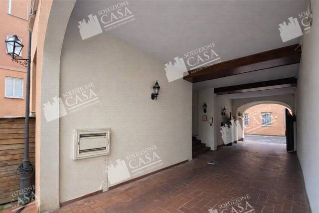 Locale commerciale in vendita a Pieve di Cento