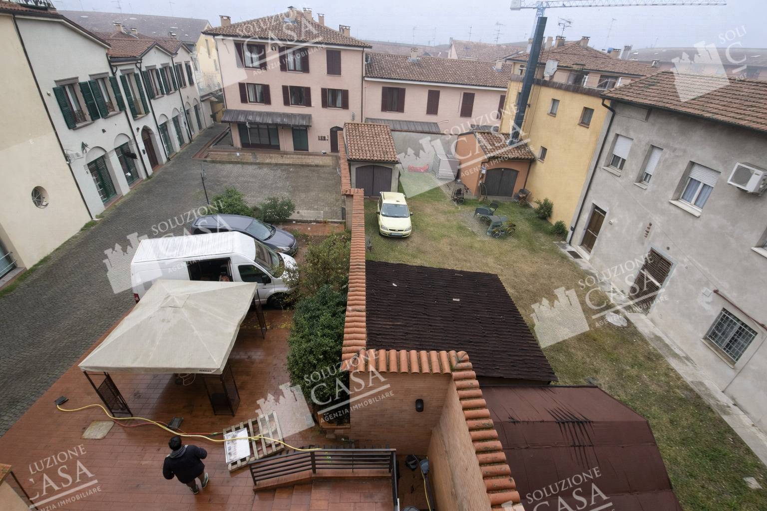 Locale commerciale in vendita a Pieve di Cento