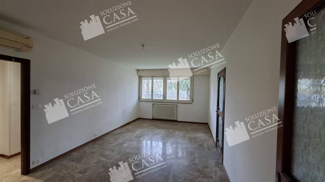 TRILOCALE in affitto a Cento