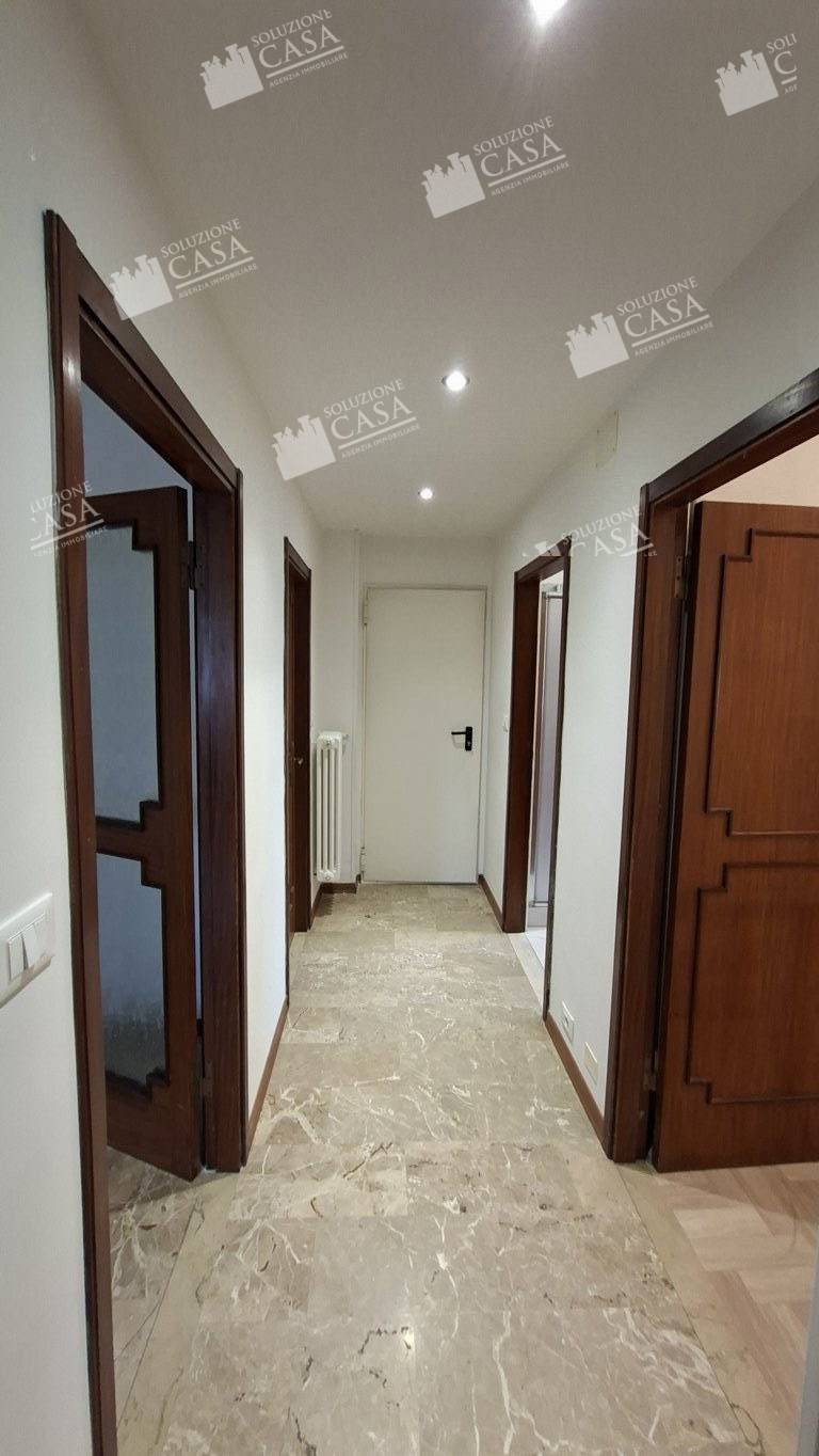 TRILOCALE in affitto a Cento