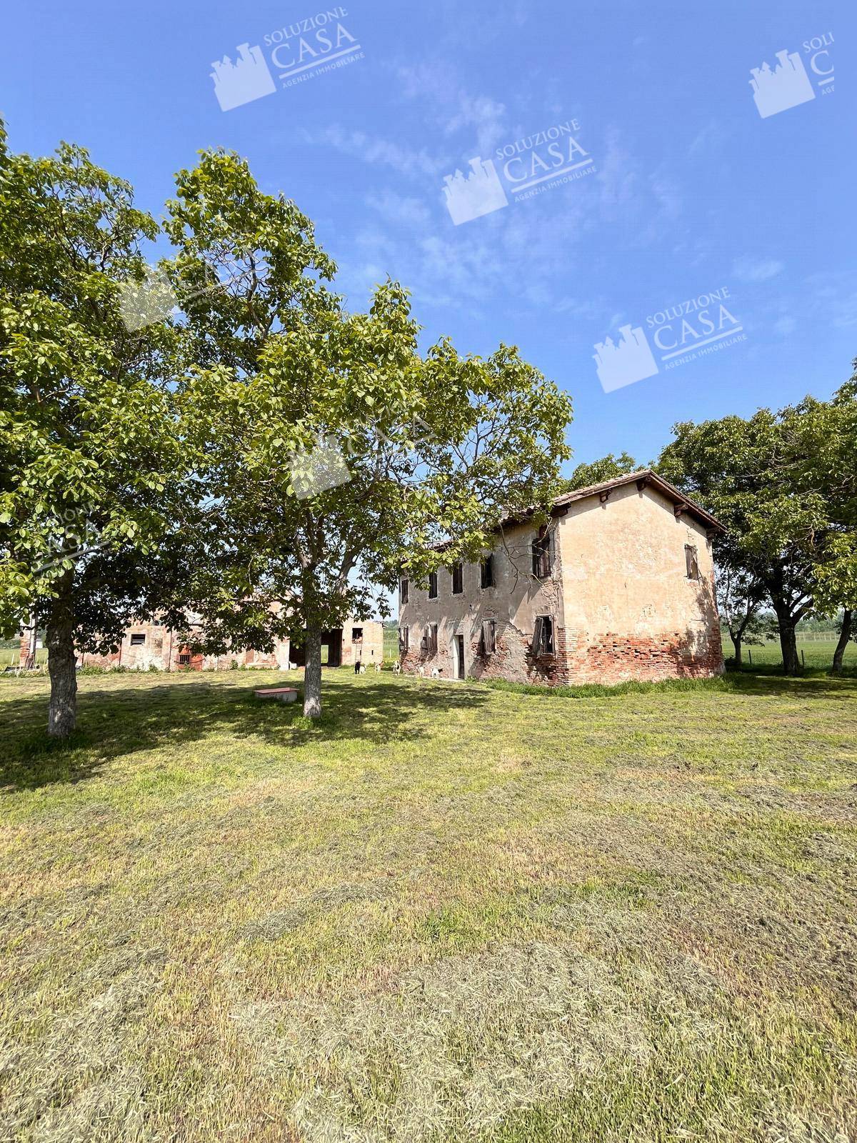 RUSTICO/CASALE in vendita a Pieve di Cento