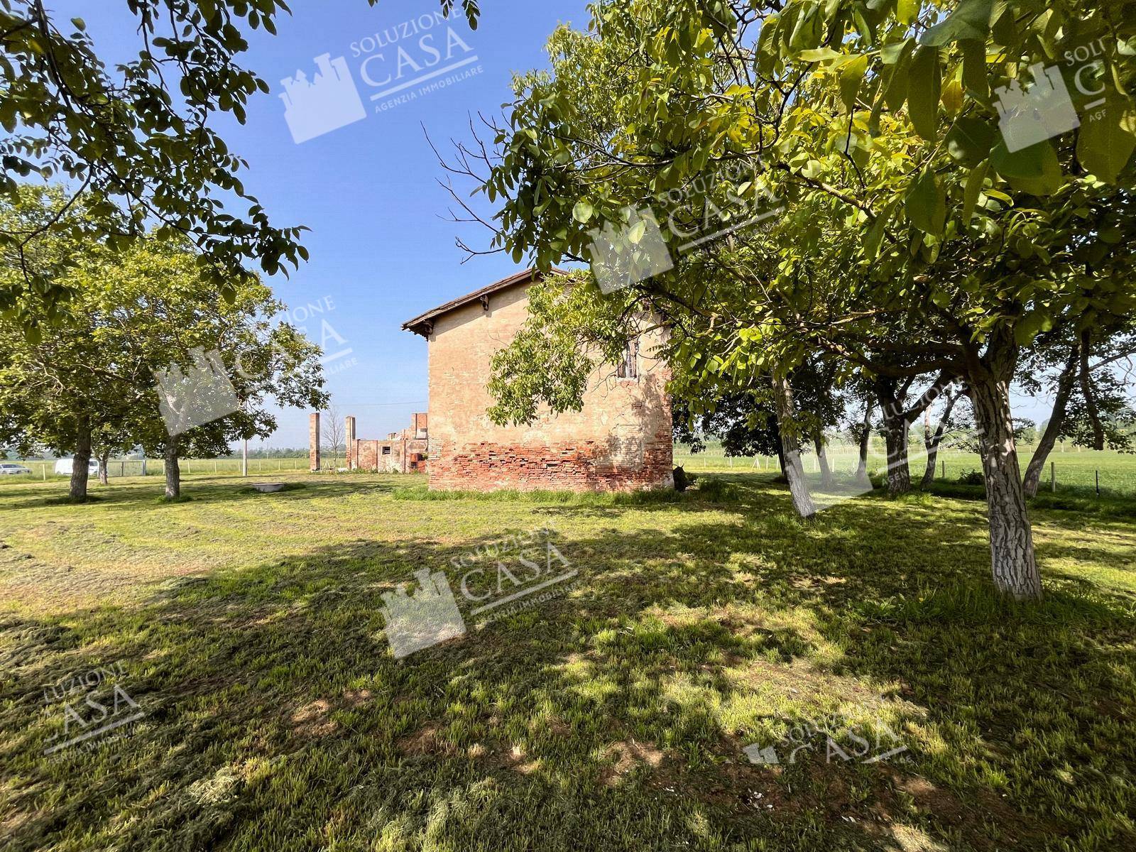 RUSTICO/CASALE in vendita a Pieve di Cento