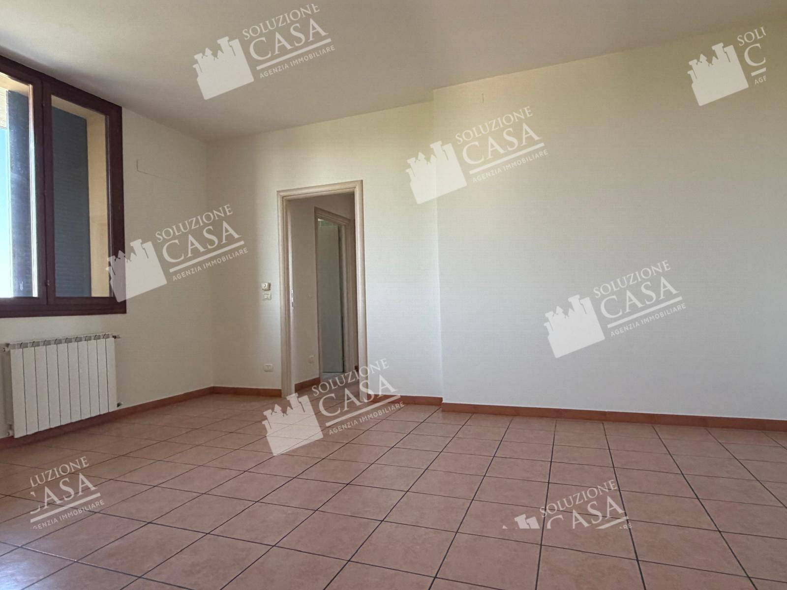 QUADRILOCALE in vendita a Cento, RENAZZO
