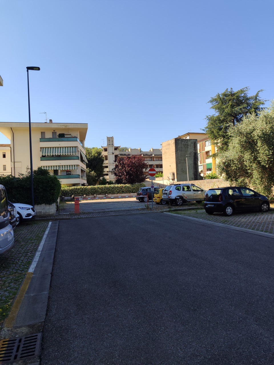 Quadrilocale con box in viale benedetto croce, Firenze