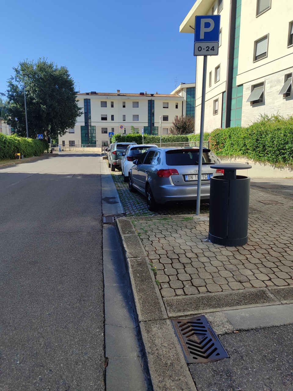 Quadrilocale con box in viale benedetto croce, Firenze