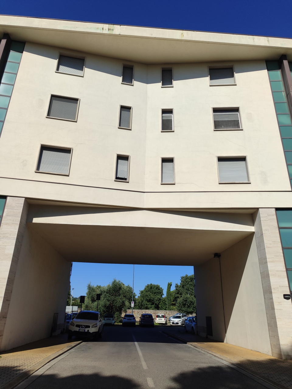 Quadrilocale con box in viale benedetto croce, Firenze