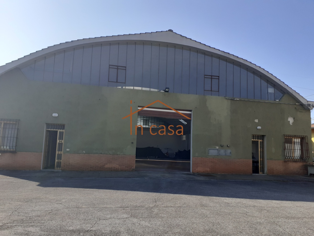 Locale commerciale in vendita a Agliana