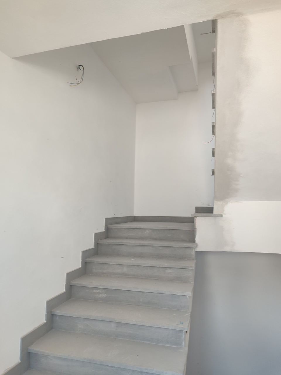 Trilocale con terrazzo a Signa