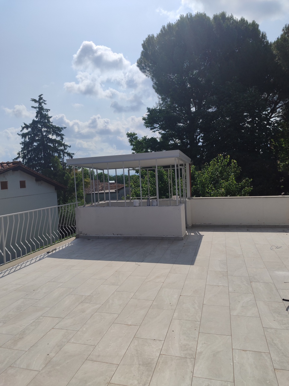 Trilocale con terrazzo a Signa