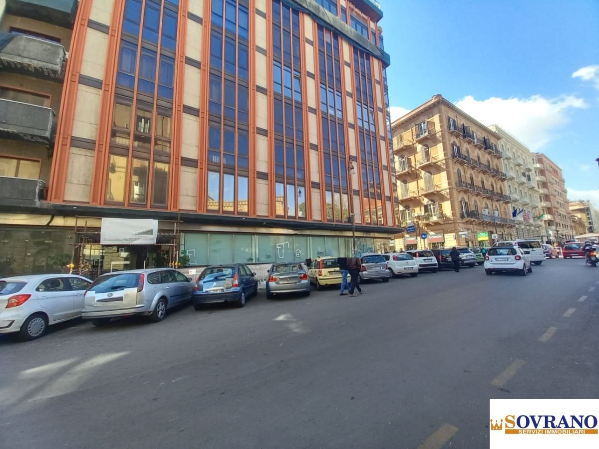 Locale commerciale in affitto a Palermo