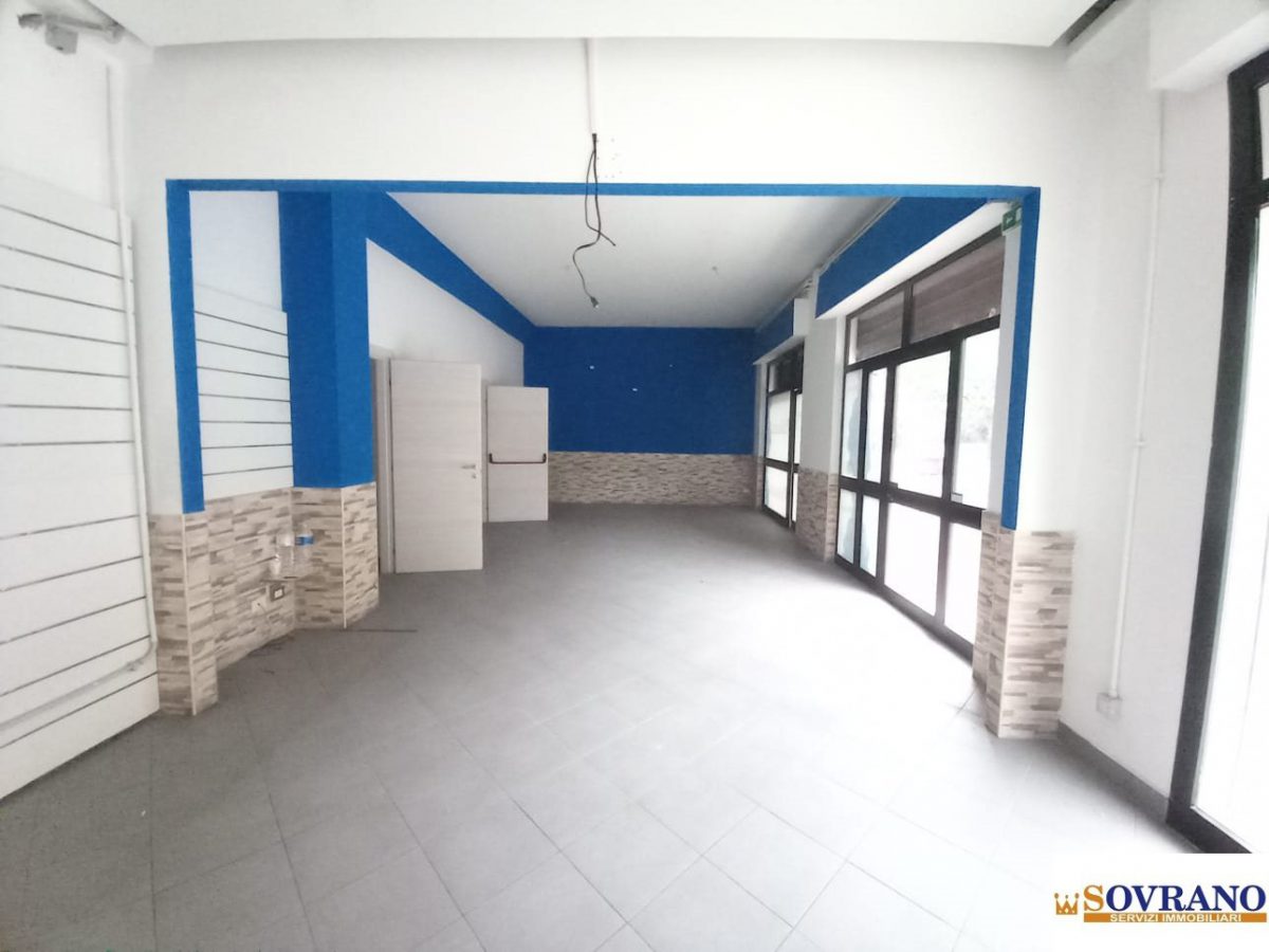 Locale commerciale in vendita a Capaci