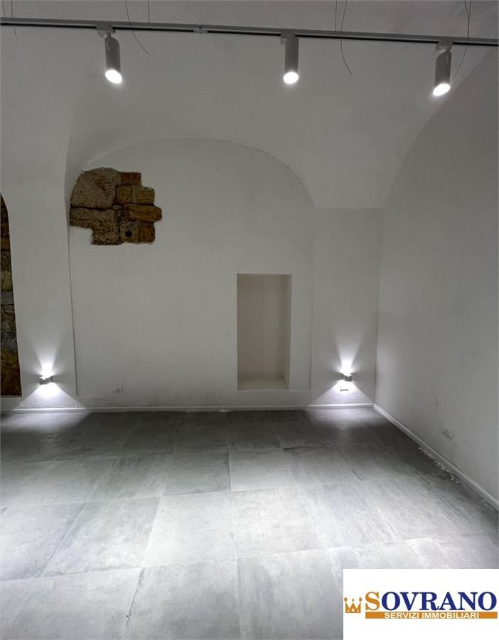 Locale commerciale in vendita a Palermo