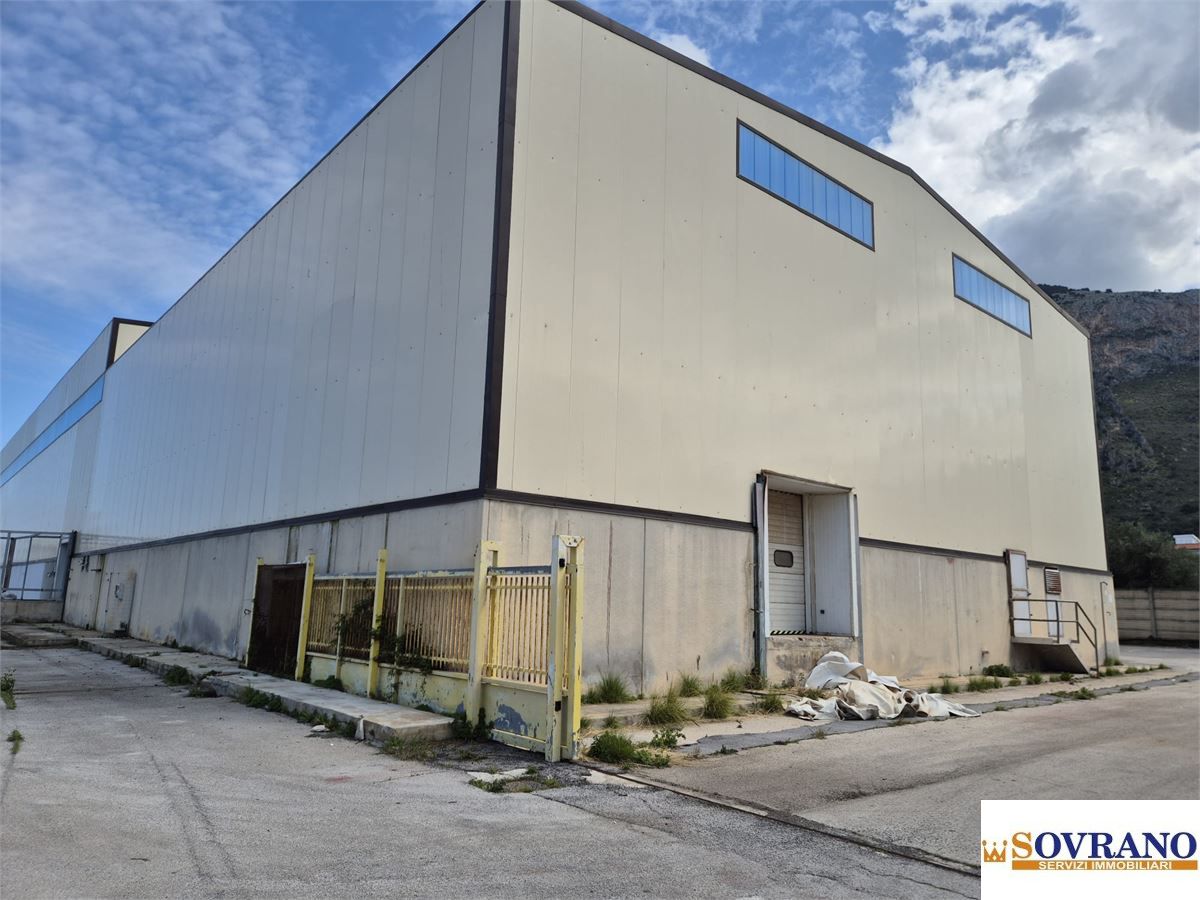 Capannone in vendita a Capaci