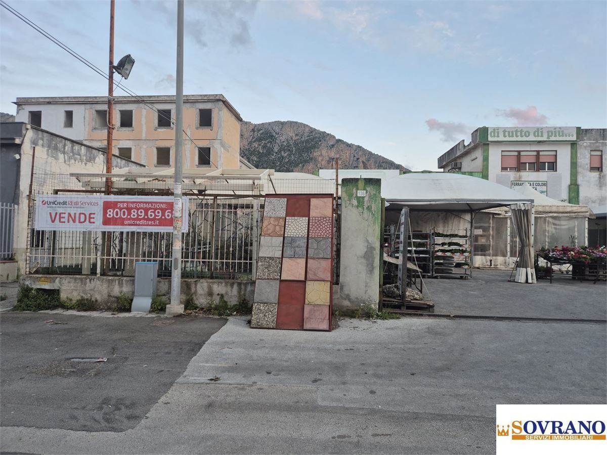 Capannone in vendita a Carini