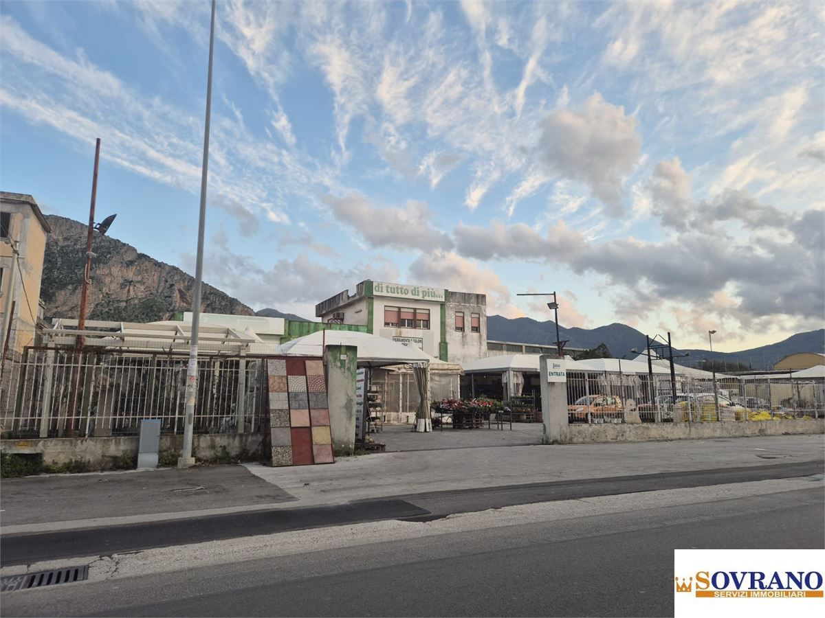 Capannone in vendita a Carini