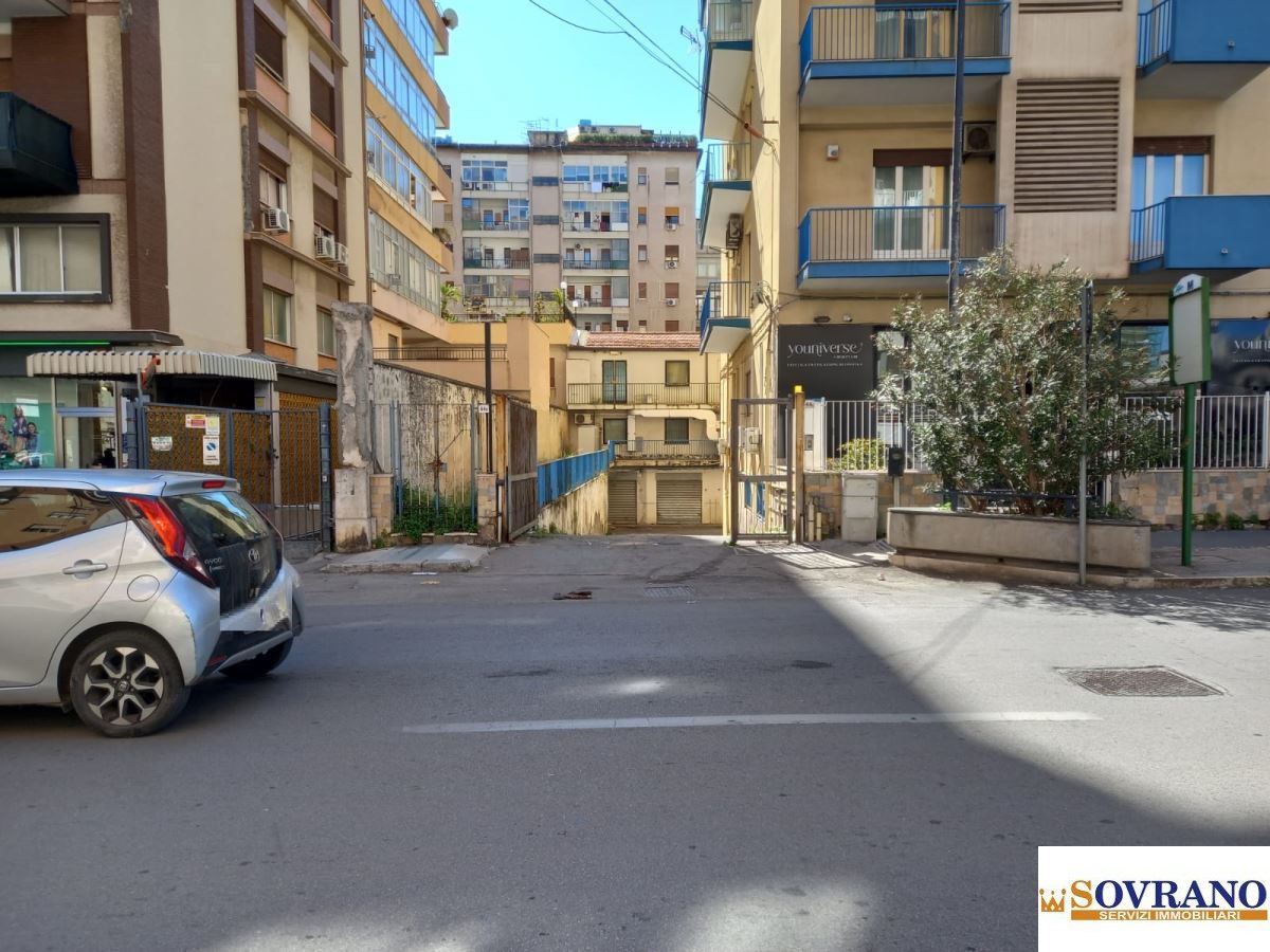 Locale commerciale in vendita a Palermo
