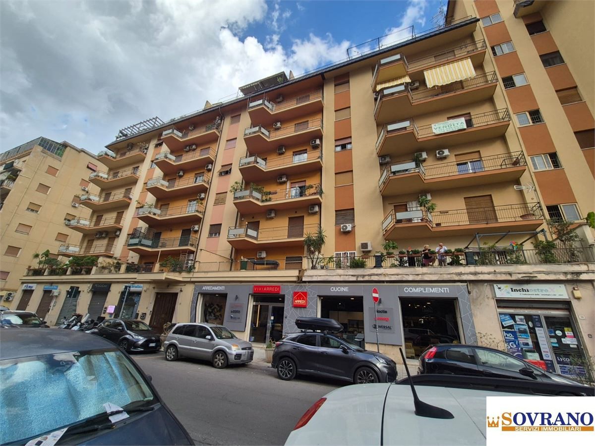 Quadrilocale in vendita a Palermo