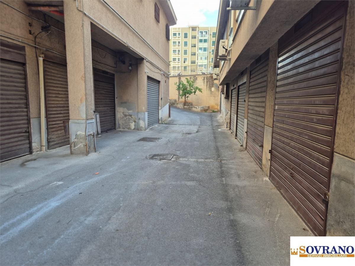 Box/Garage 15mq in vendita a Palermo