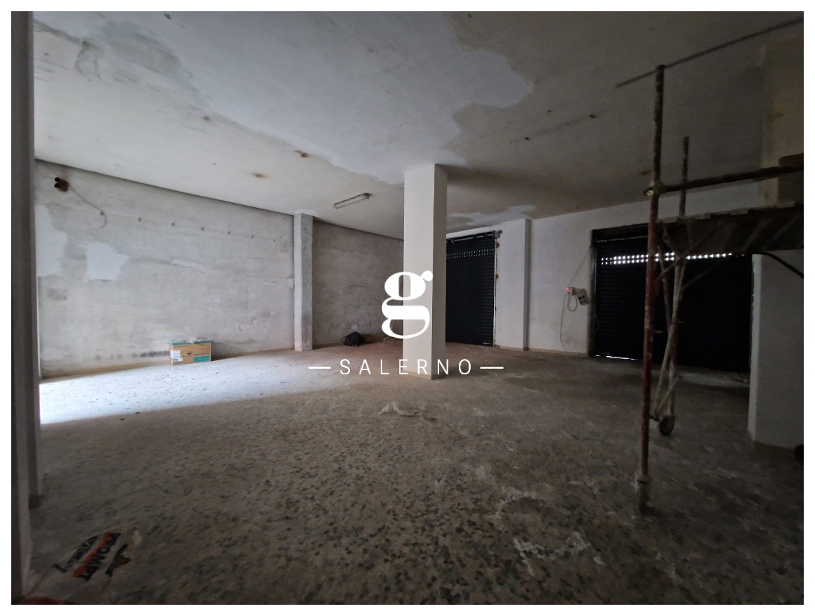 Negozio in affitto a Salerno