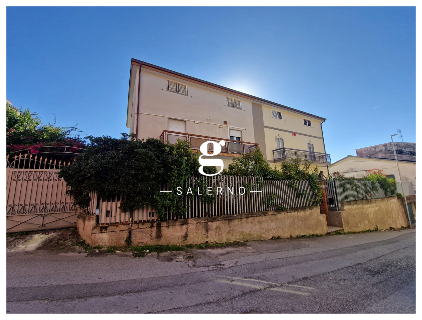 Villa Bifamiliare con giardino a Salerno