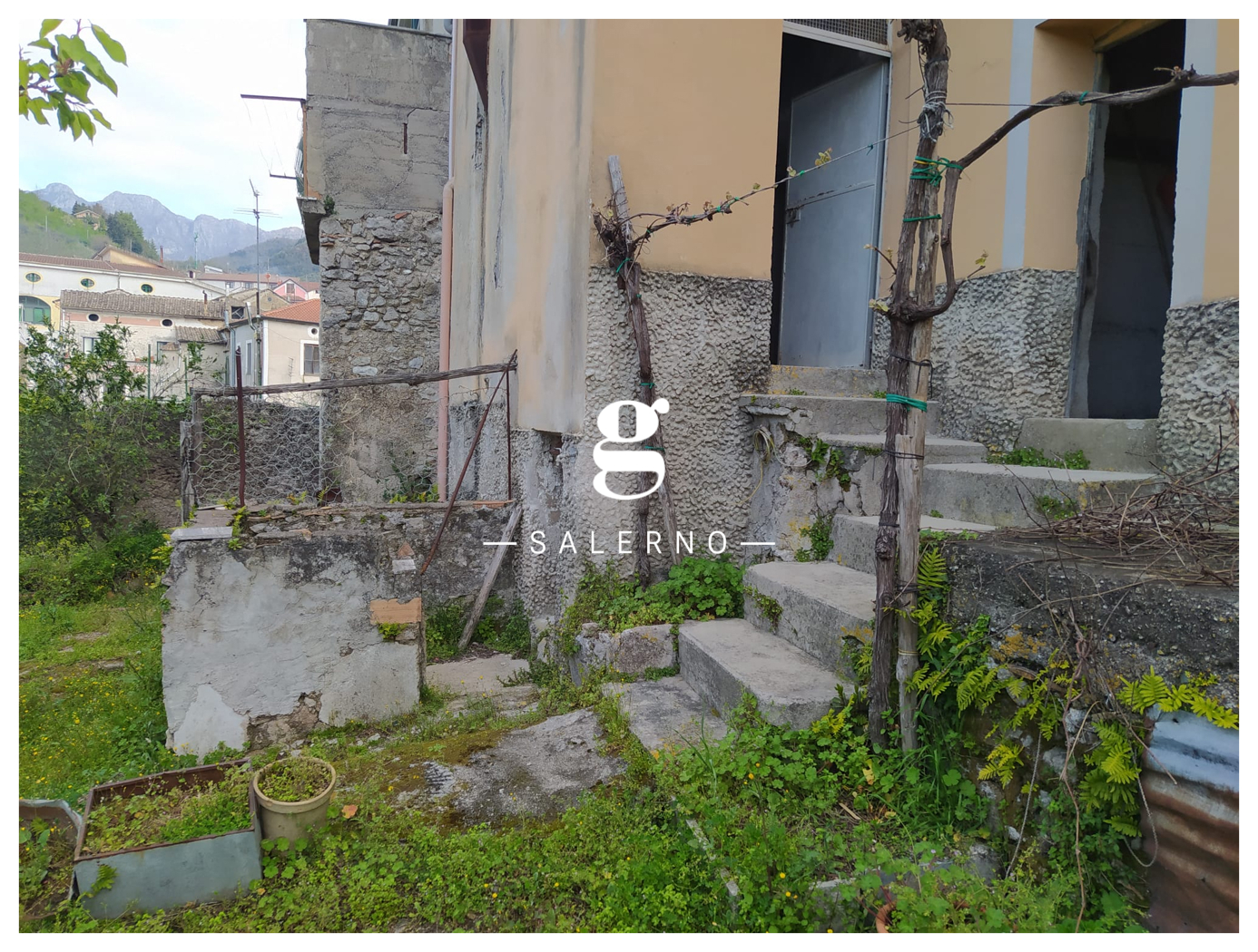 Stabile/Palazzo in vendita a Giffoni Sei Casali