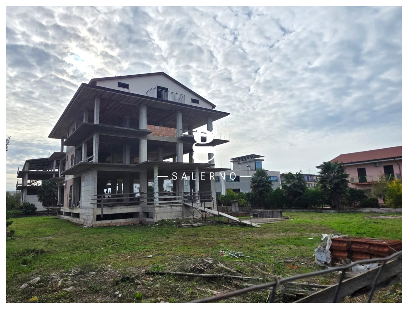 Stabile/Palazzo in vendita a Pontecagnano Faiano