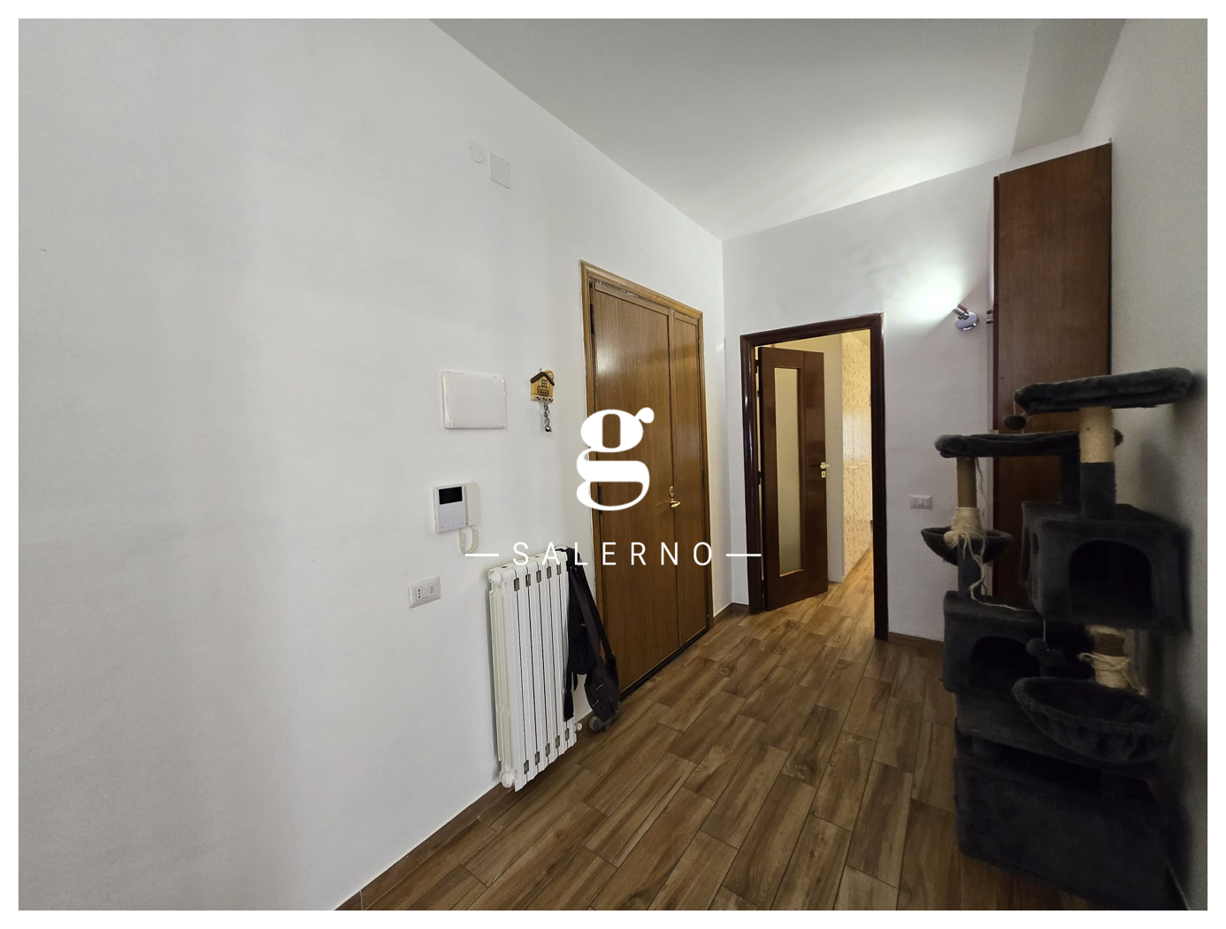 Quadrilocale con box a Salerno