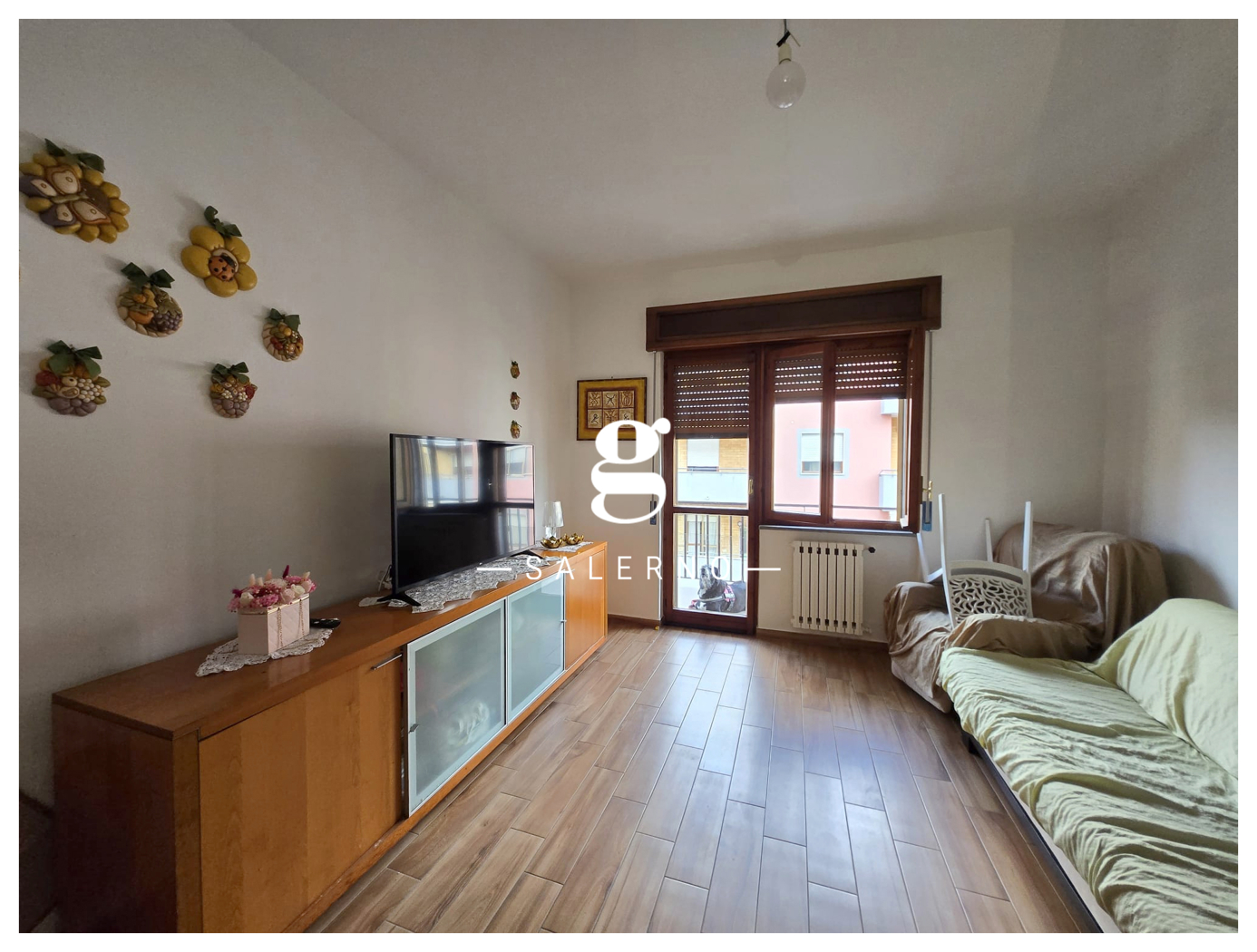 Quadrilocale con box a Salerno