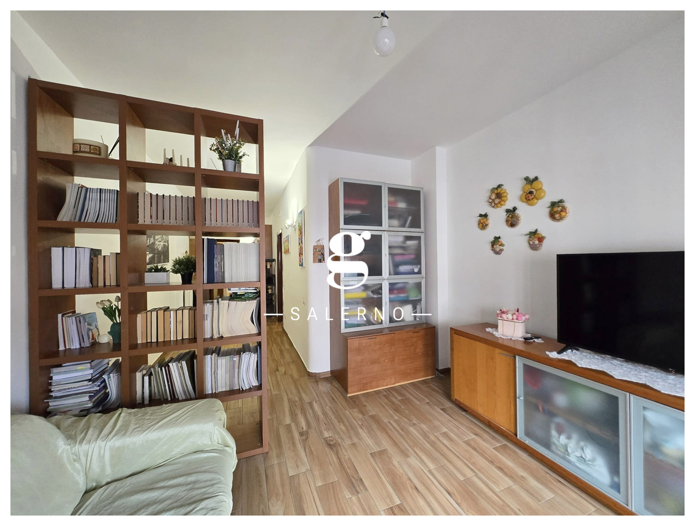 Quadrilocale con box a Salerno