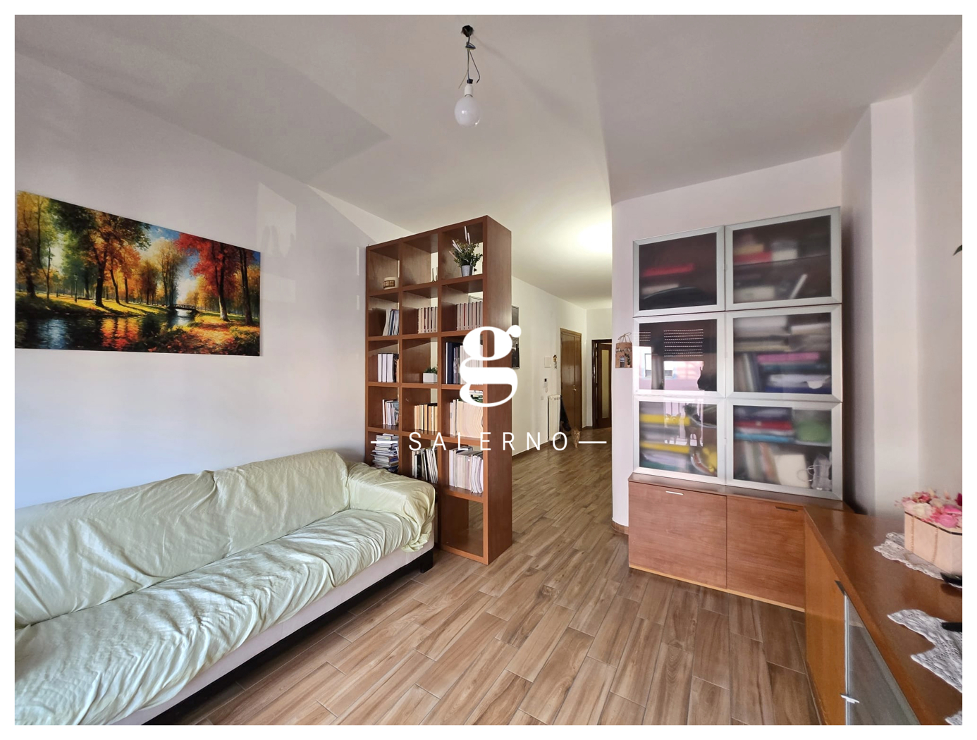 Quadrilocale con box a Salerno