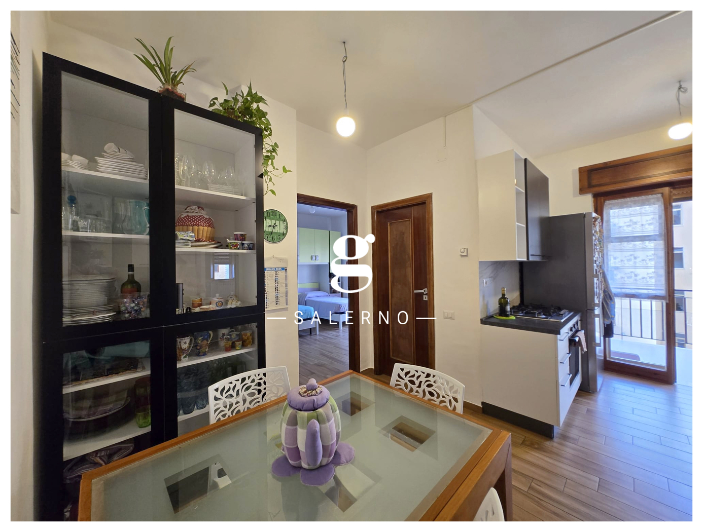 Quadrilocale con box a Salerno