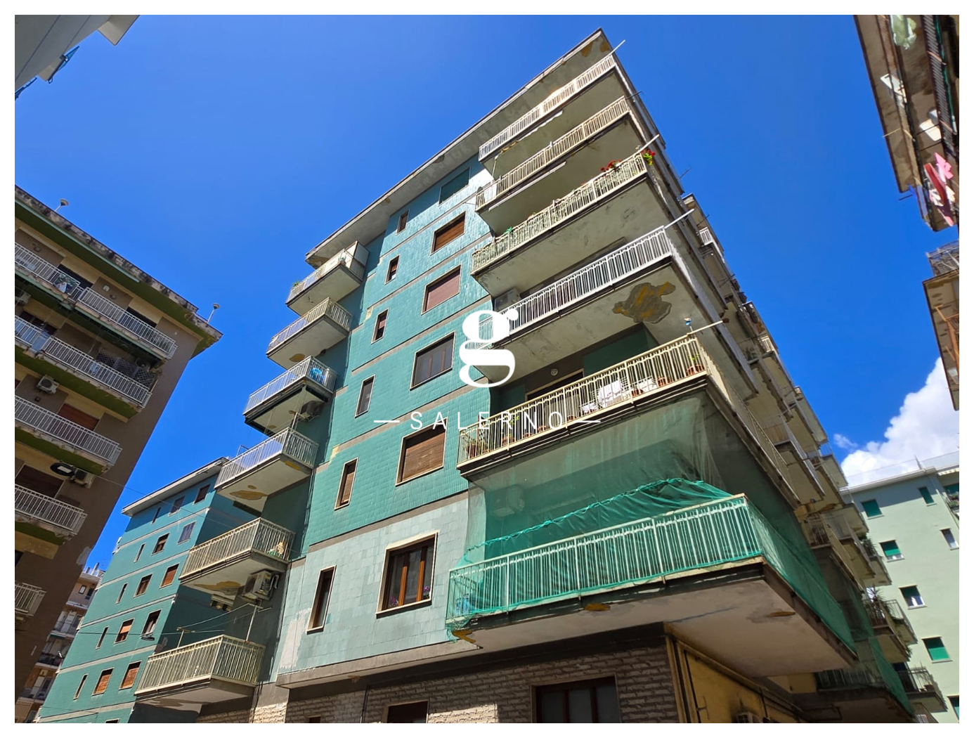 Trilocale con box a Salerno