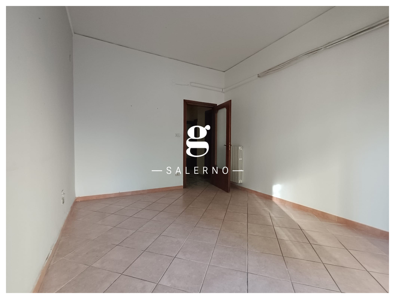 Trilocale con box a Salerno