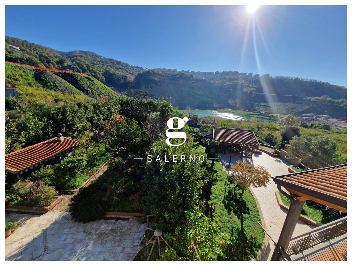 Villa Bifamiliare con giardino a Salerno