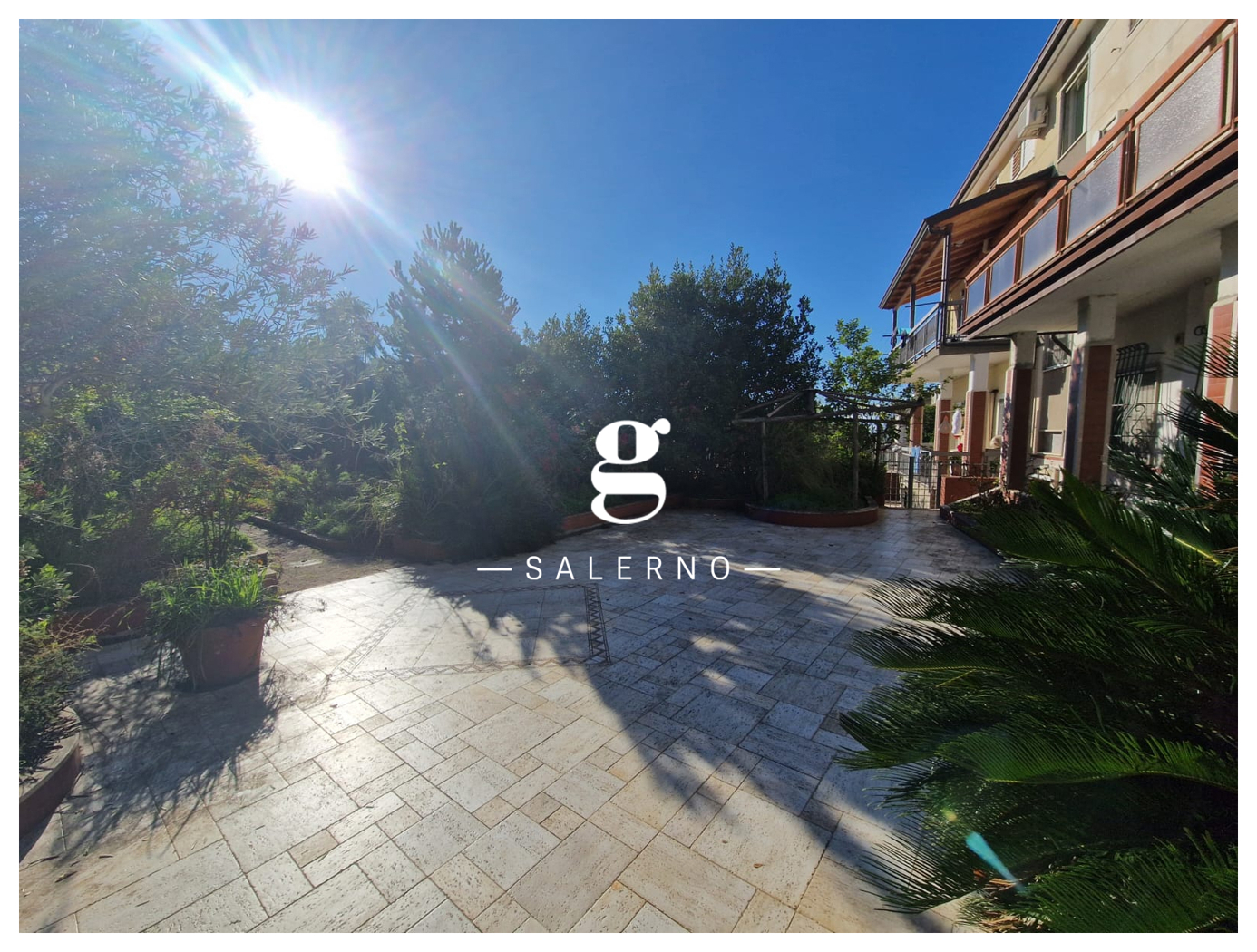 Villa Bifamiliare con giardino a Salerno