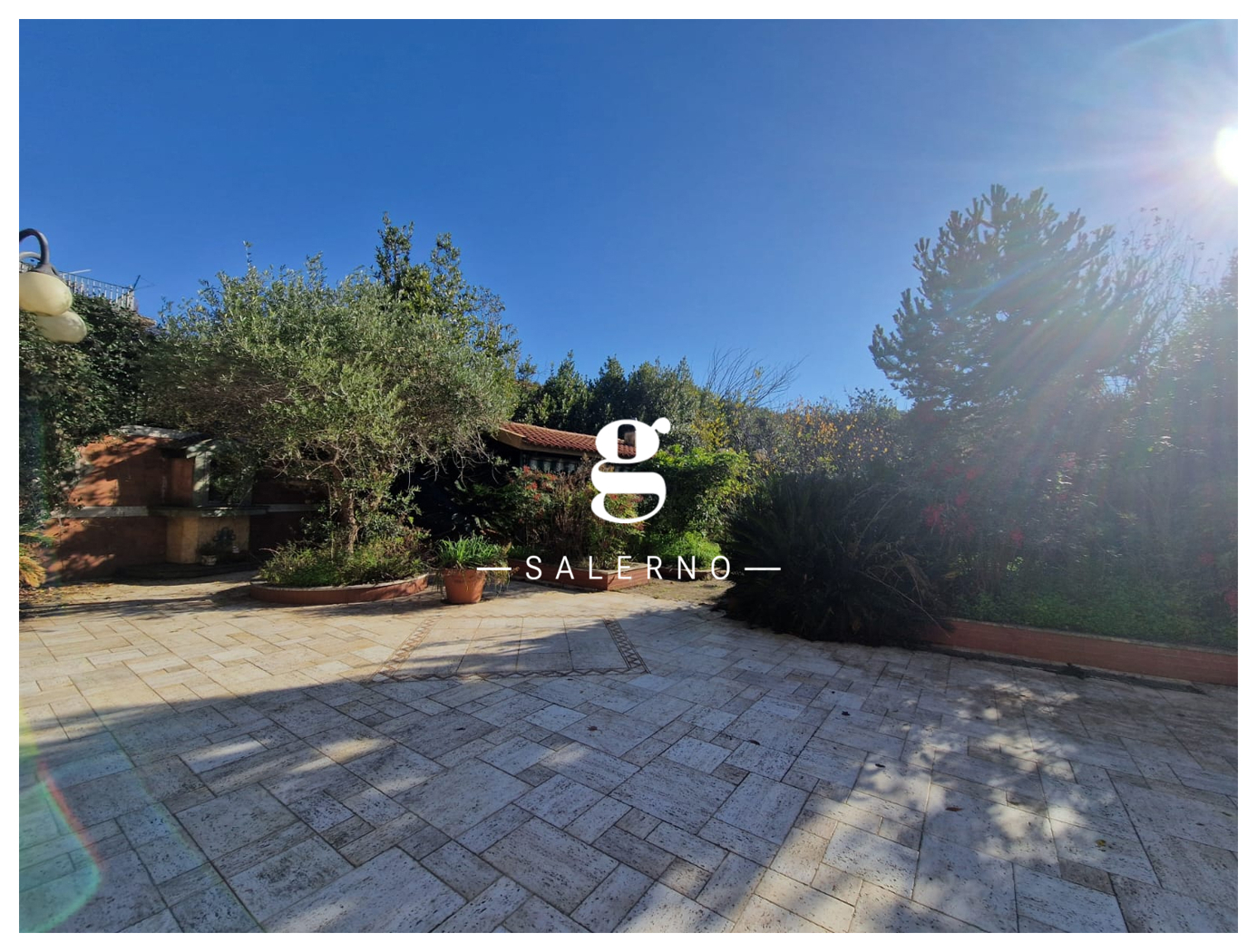 Villa Bifamiliare con giardino a Salerno