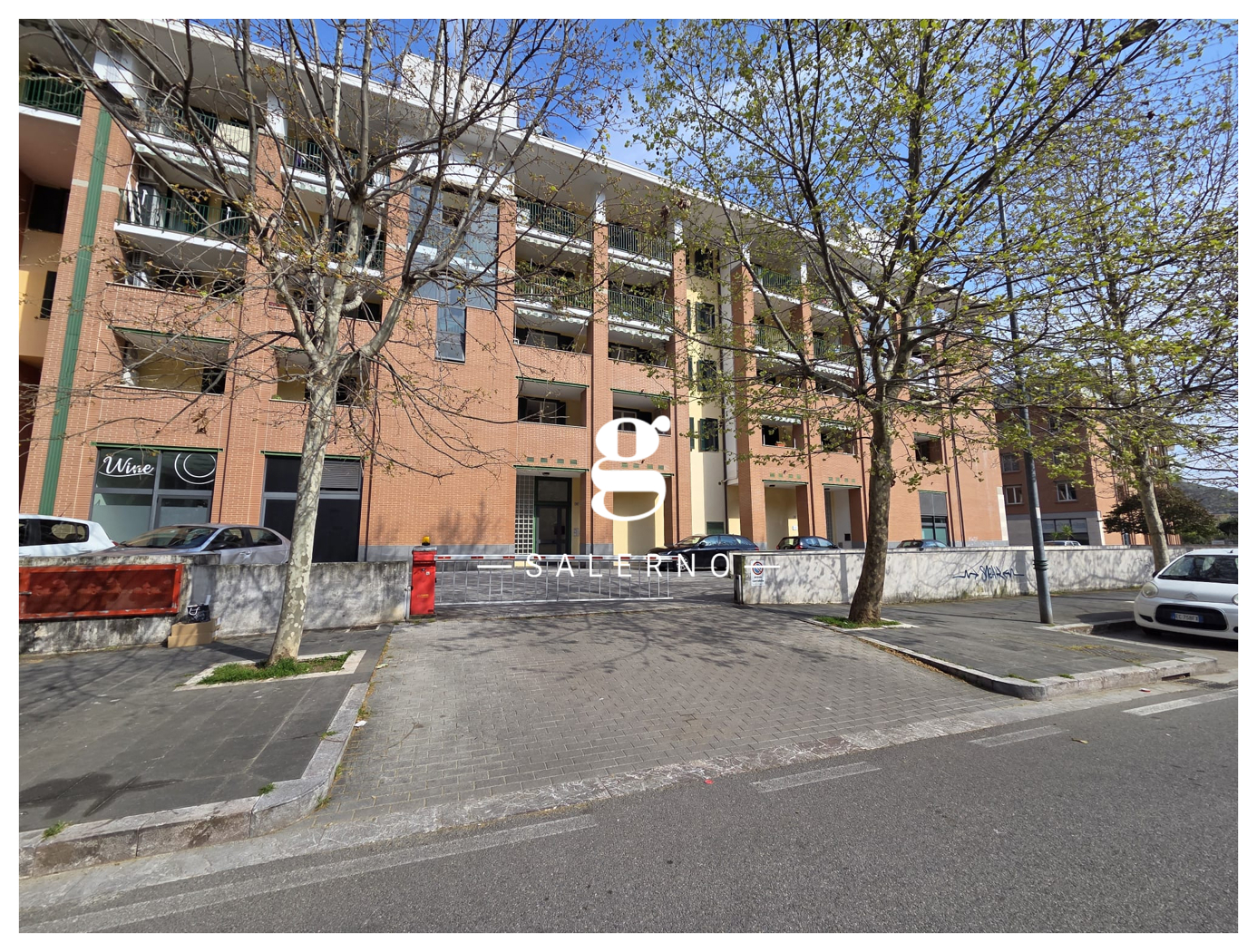 Box/Garage 19mq in vendita a Salerno