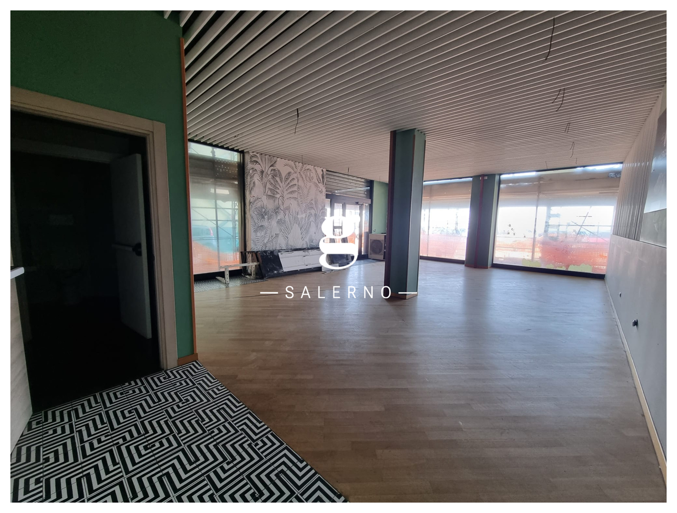 Negozio in affitto a Salerno
