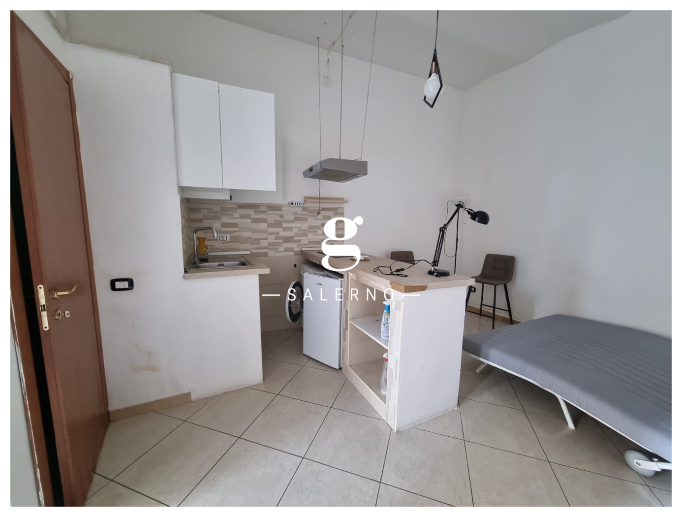 Monolocale arredato in affitto a Salerno