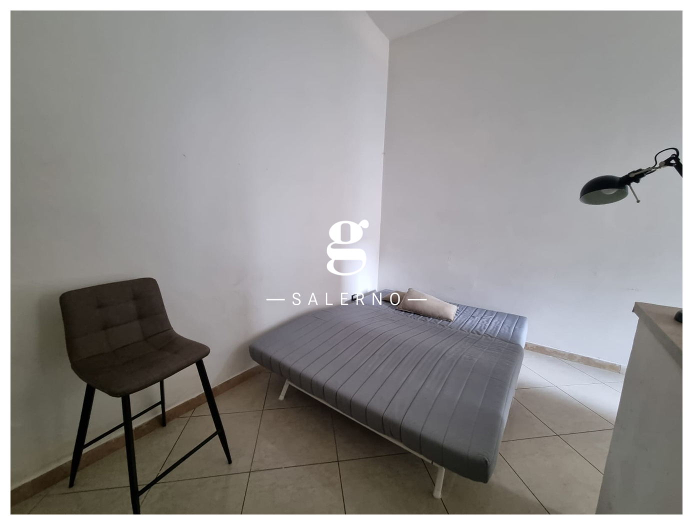 Monolocale arredato in affitto a Salerno