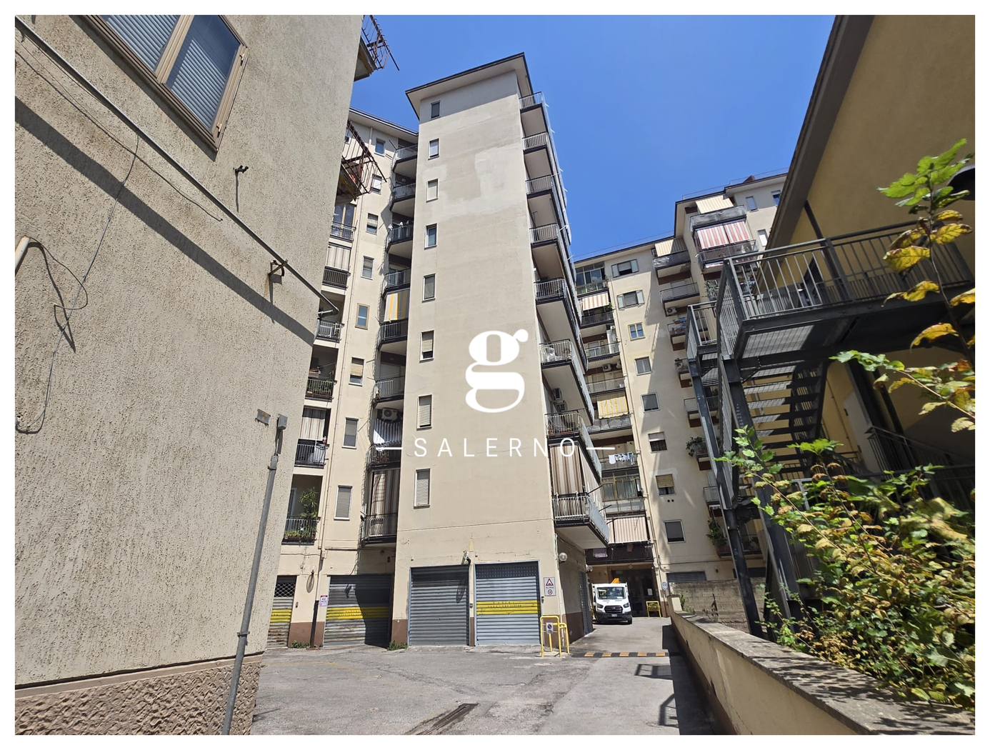 Box/Garage 61mq in vendita a Salerno