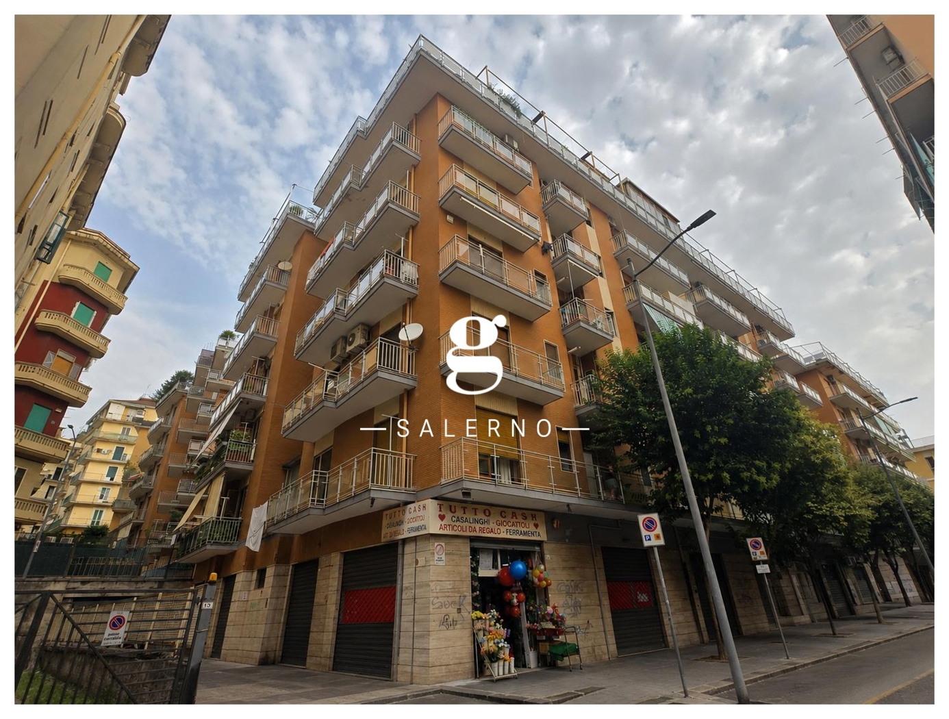 Box/Garage 55mq in vendita a Salerno