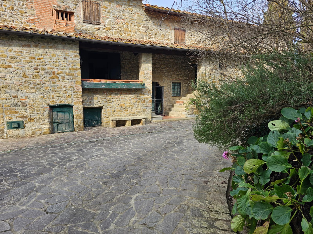 Rustico con giardino in localita' pieve a pitiana, Reggello